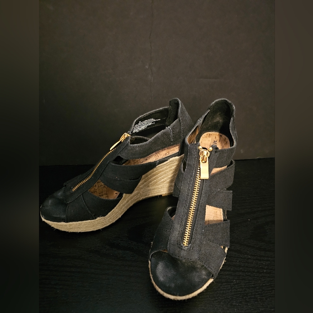 Women's shoes